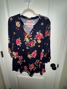 Dear Scarlett - Floral V-Neck Women's Top in Navy with Pink Roses